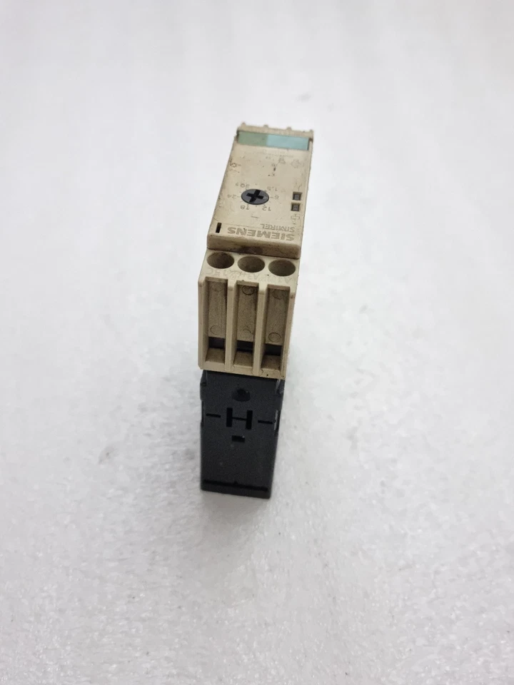 Siemens SIMIREL 3RP1512-1AQ30 On Delay Module (Used) Free Fast Ship